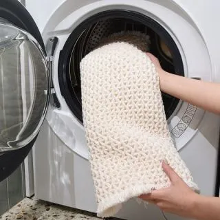 Cleanelly – Коврик для ванной комнаты рельефный , молочный Cleanelly – Коврик для ванной комнаты рельефный , молочный