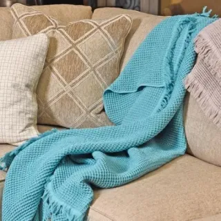 Плед Прикосновение 180x140 с бахромой Плед Прикосновение 180x140 с бахромой