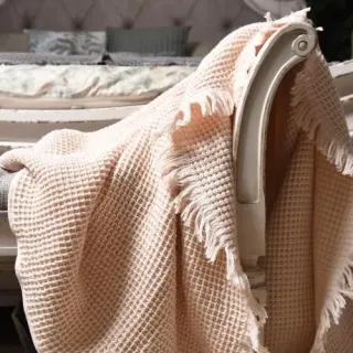 Плед Прикосновение 180x140 с бахромой Плед Прикосновение 180x140 с бахромой