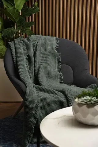 Плед Прикосновение 180x140 с бахромой Плед Прикосновение 180x140 с бахромой