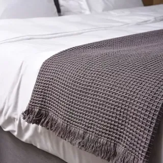 Плед Прикосновение 180x140 с бахромой Плед Прикосновение 180x140 с бахромой