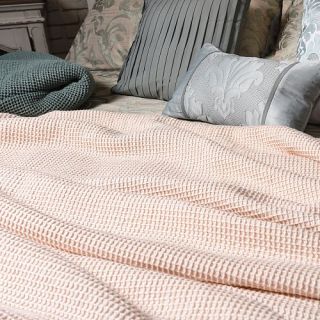 Плед Прикосновение 180x140 с бахромой Плед Прикосновение 180x140 с бахромой