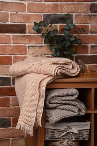 Плед Прикосновение 180x140 с бахромой Плед Прикосновение 180x140 с бахромой