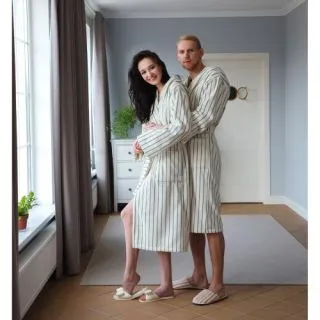 Халат махровый La mia casa универсальный с капюшоном Халат махровый La mia casa универсальный с капюшоном